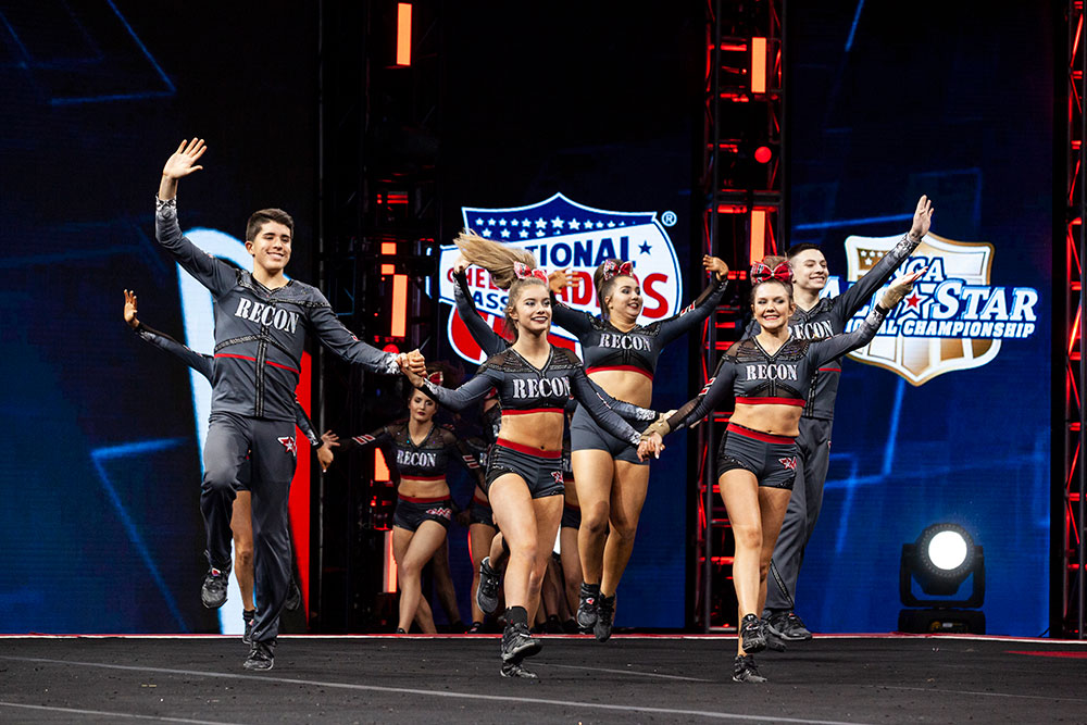 cheerleadermag's tweet photo. Walking into the first full week of the new year like: 👋 https://t.co/ZMAHsQvZZ0