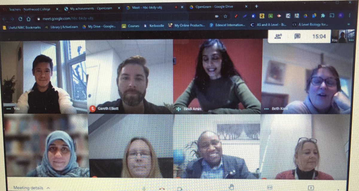 NWC_STEM's tweet image. Biology, Chemistry and Psychology teachers discussing findings of our academic research: cannibalism diseases 🦠 narcissism in serial killers 🧠 nanotech. ⚛️ food chemistry 🍳 and so much more 😊👏🏼 we can’t wait to share findings with the girls #NWCAlwaysLearning @NorthwoodGDST