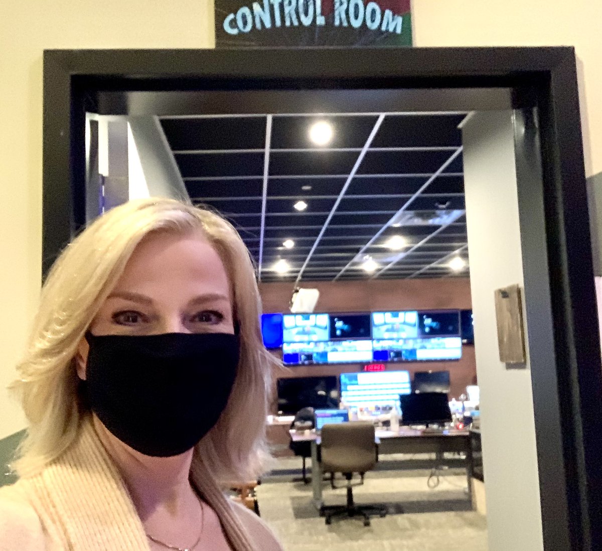 PatriciaStarkNY's tweet image. First day of the first week of the fresh new year! Grateful to be spending it with one of my favorite clients @inception_company at their NJ studio! #healthnewsanchor #medicalmoderator #virtualhost