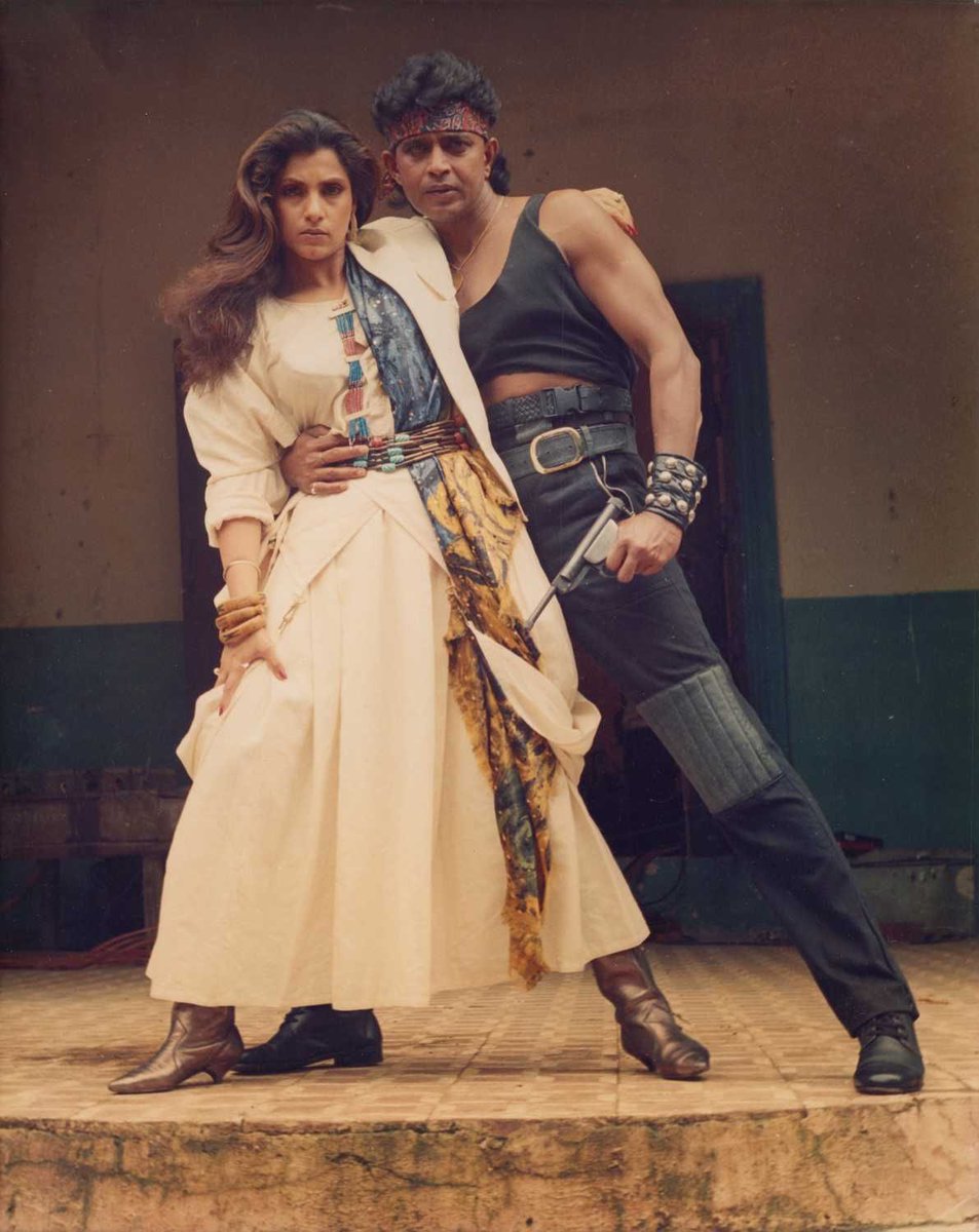 VintageMuVyz's tweet photo. Sooni Sadak Pe Na Jaa Akele, Mujhe Nahin To Mera Pyar Yaar Saath Le Le....
#30YearsOfPyarKeNaamQurbaan #5Jan1990
#MithunChakraborty #DimpleKapadia #Mandakini #GulshanGrover #DannyDenzongpa #BappiLahiri #BSubhash
#BollywoodFlashback #90s #muvyz #muvyz010421 https://t.co/OQMS2vDxtL