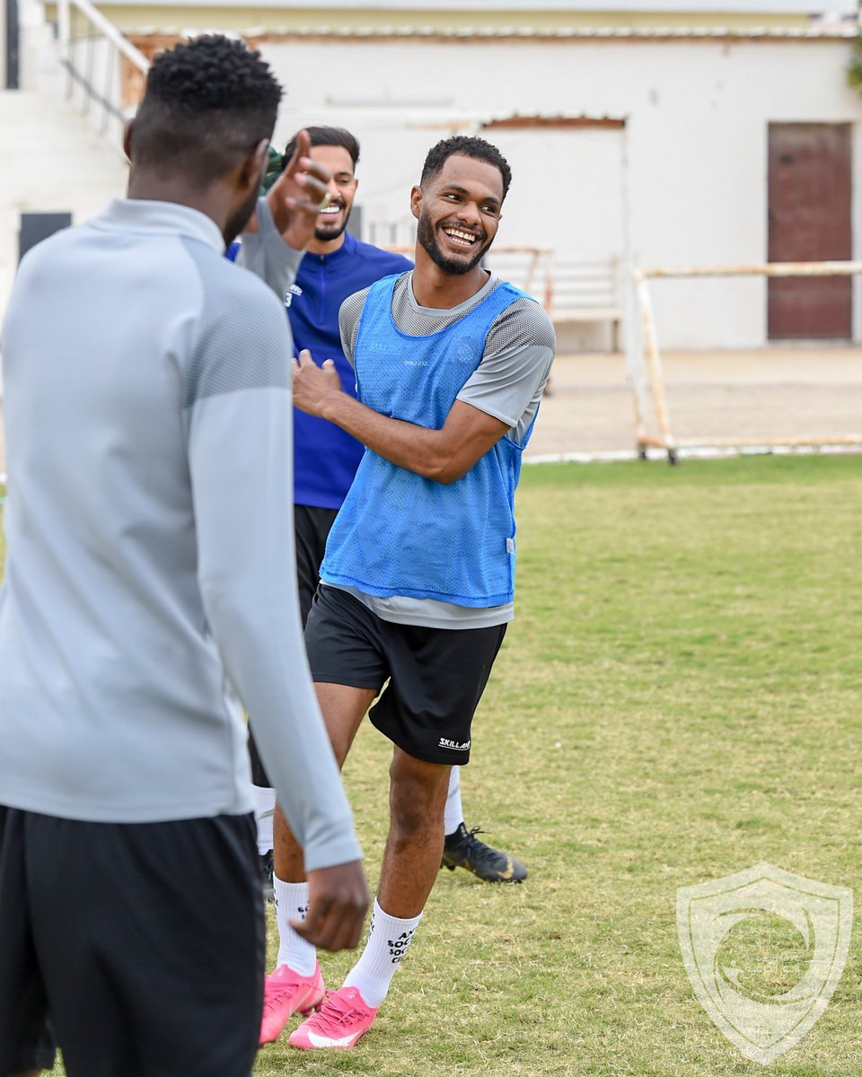 diriyahclub's tweet photo. 📸 العنابي ينه�� التحضيـرات لملاقاة النجوم غداً الثلاثاء ⚽️♥️

#الدرعية https://t.co/m81nVCZHcI