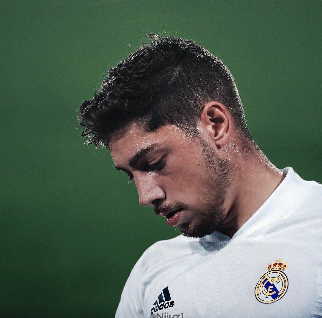 He is also the idol of many current midfielders with potential, Valverde, Szoboszlai, Harvertz and Goretzka all look up to him, although Kai and Leon idolize Ozil and Schweinshteiger respectively as well.