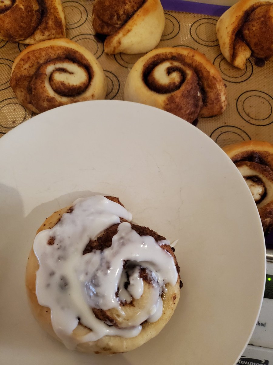 CheesyOne's tweet image. First day back, homemade cinnamon rolls.