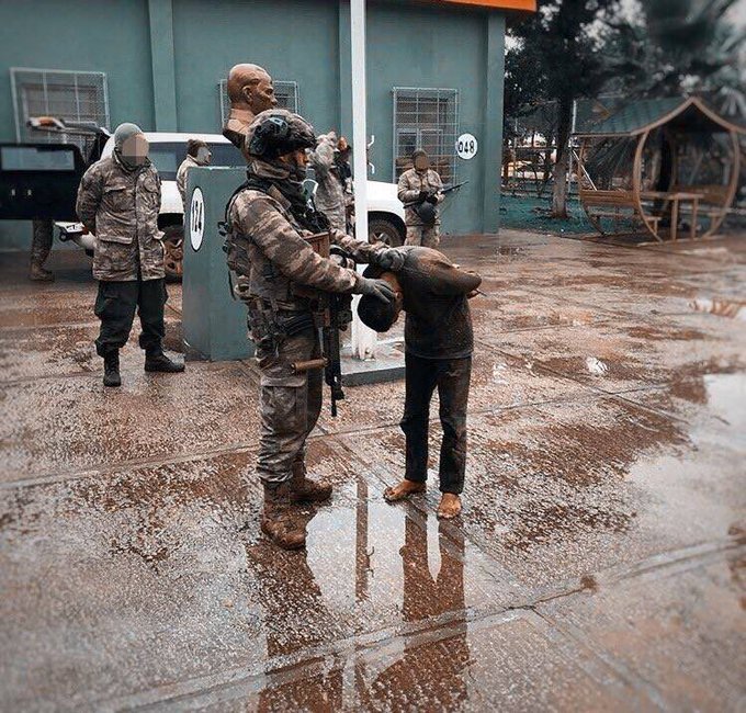 ‘Kimse Devletin askerine ve polisine kabadayılık yapamaz.’
-Muhsin Yazıcıoğlu 

#PolisiminYanındayım