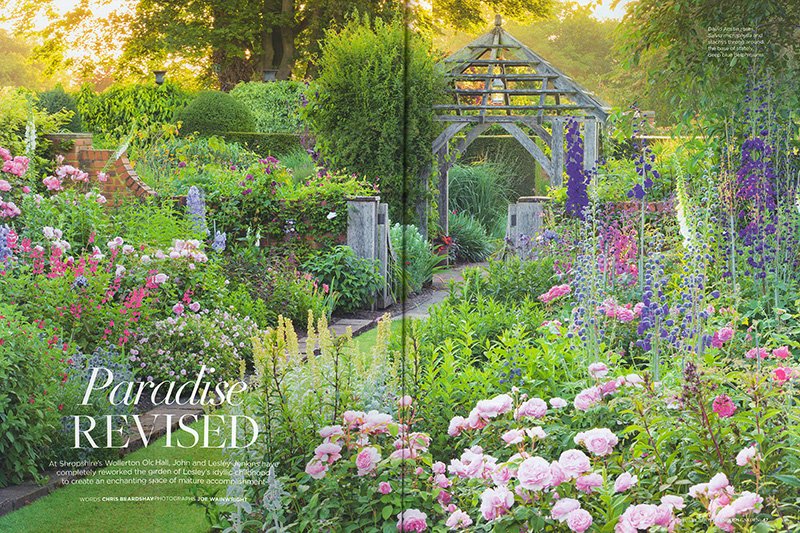 I'm delighted to start the new year with my images being used to illustrate a feature on beautiful @Wollerton Old Hall Garden, in the latest edition of The English Garden. The fascinating and informative article has been written by @chrisbeardshaw. @TEGmagazine @GdnMediaGuild