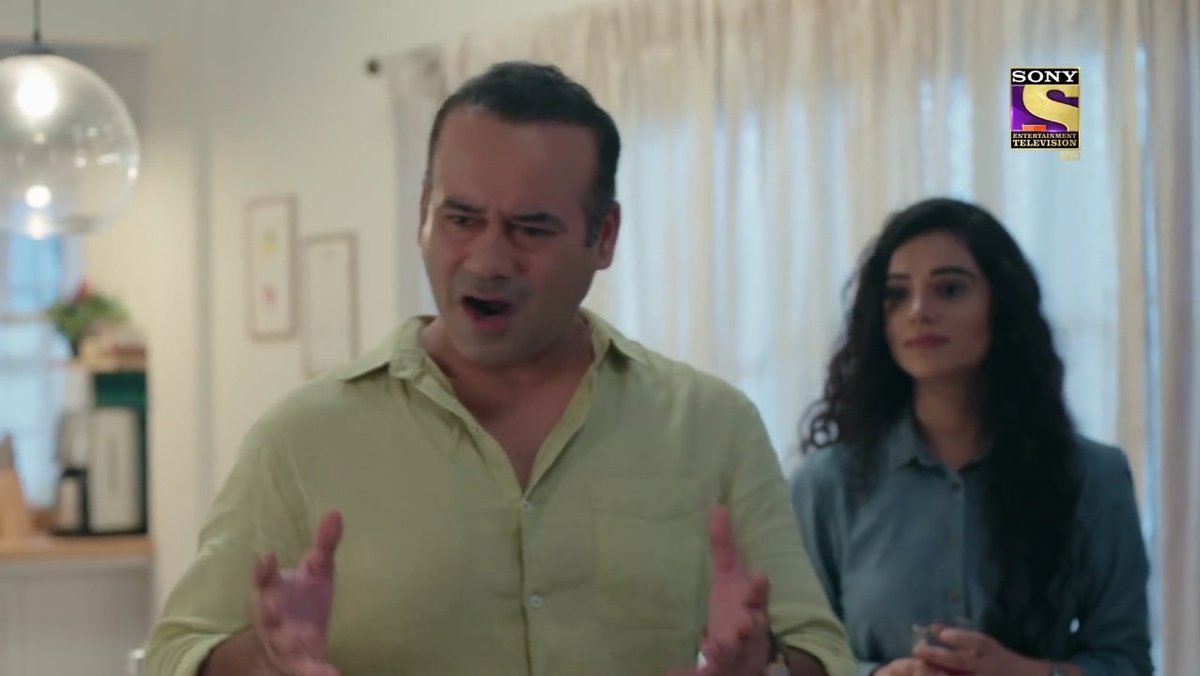 Alia's Father :Gv attention to career only. No emotions. Never gv time to daughter. #Story9MonthsKi