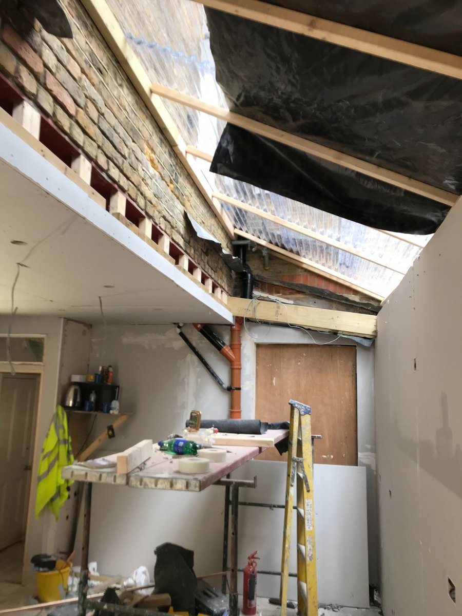 BTLProperty's tweet image. Before and after of a new #sidereturn kitchen from #eclecticinteriors finished for Christmas.  Roof lights sliding doors by #maxlight⁠
⁠
#refurbish #refit #renovation #refurb #renovate #remodel #modernkitchen  #openplanliving #kitchendesign #contemporary #refresh  #worktops