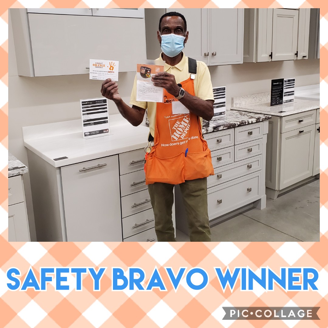 JonathanRiosTHD's tweet image. BRAVO 👏 👏  Cecil, on being the  Safety Bravo Winner for the of December!! Thank you for working safe everyday!! #safetymatters #whyweworksafe @dmitriyshevc11 @Mark_A_Wilke @KHoughton128 @RubenRo48457043