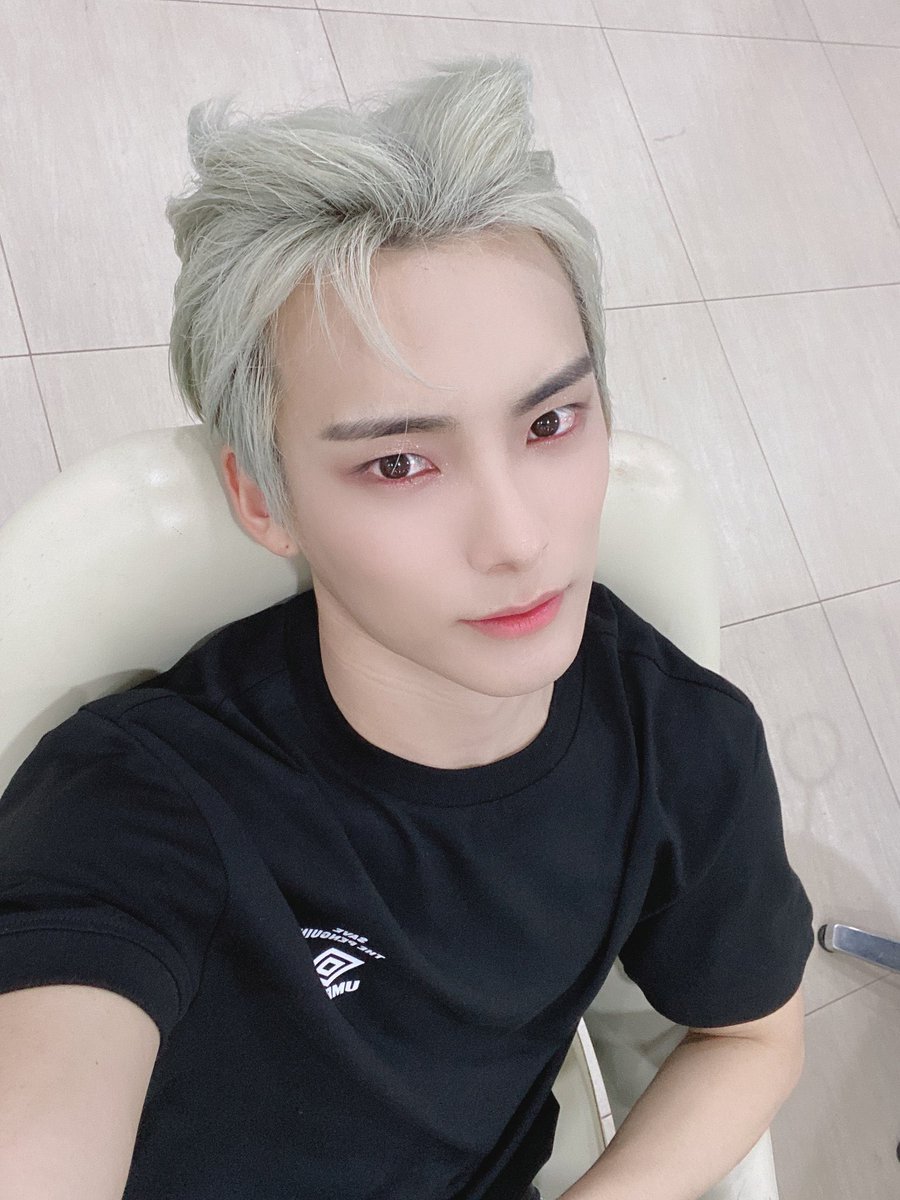 "this crown on this junhee" - a thread