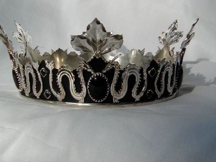 "this crown on this junhee" - a thread