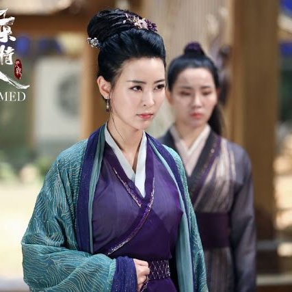 YU ZIYUAN: Into the NightA real scary-middle-aged-woman smell. Customers who buy this are extremely intense. The perfume sells out so fast. I’ve seen men quiver in fear when I alert them that this smell isn’t in stock in whatever product their wife wants.