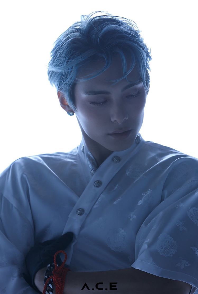 "this crown on this junhee" - a thread