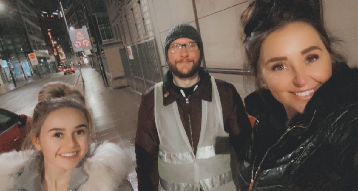 Tonight’s Two Brew’s Team🙌🏻 
-
Loving the team selfie ❤️ Thanks for your efforts guys ❤️ 
#homeless #homelessness #manchester #mcr #endhomelessnesstogether #community #helpinghand #oneaimonemission #twobrews