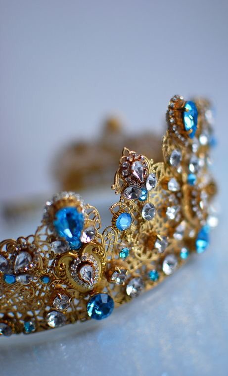 "this crown on this junhee" - a thread