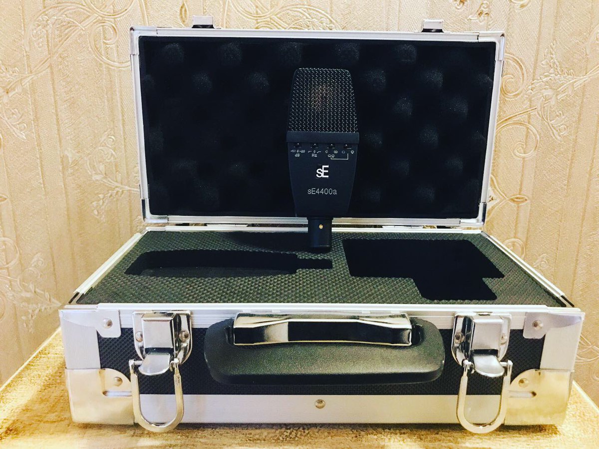 ElAmirOfficial's tweet photo. Have you tried the #sE4400a by @seelectronics? Awesome big diaphragm condenser mic. Honored to be endorsing these products as an #brandambassador and #sEArtist https://t.co/jzSsn5GZ5O