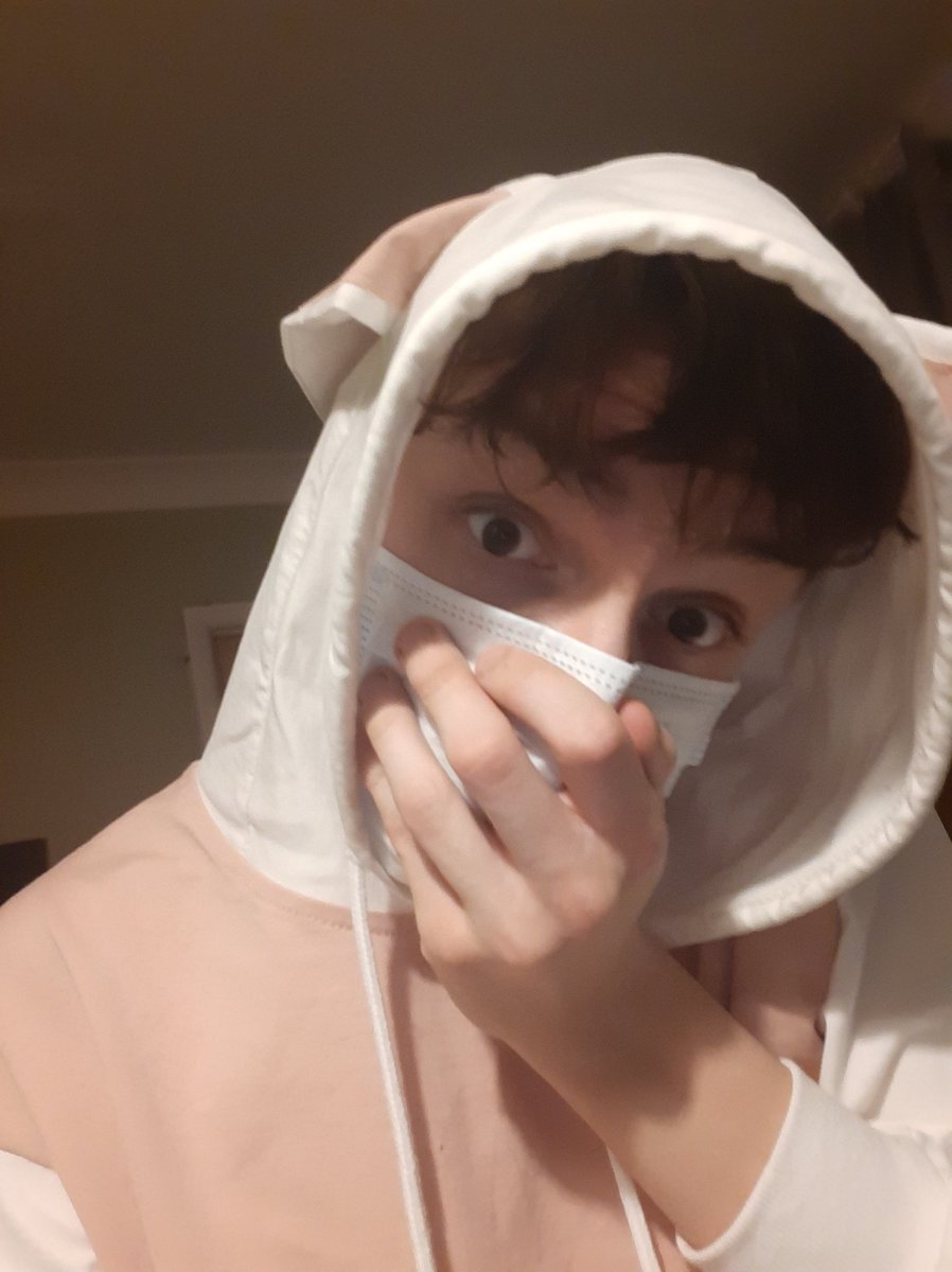 maidpog's tweet photo. Done my eyelashes :3 https://t.co/RuhE8ROnAP