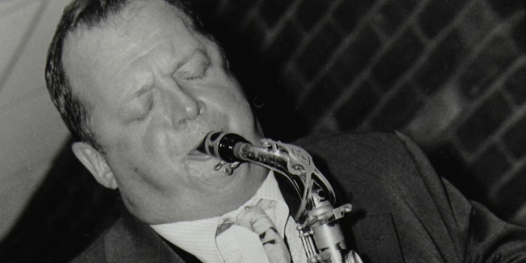 JazzArchive's tweet photo. Jazz at The Fairway - From 1969, Herts Jazz presented the very best  UK artists at 'The Fairway', Panshanger Golf Complex, in Welwyn Garden City, Hertfordshire, UK. Here we feature Alan Barnes: composer, arranger, bandleader, clarinettist, baritone and alto sax maestro.

#Jazz https://t.co/I6Z4DssjKH