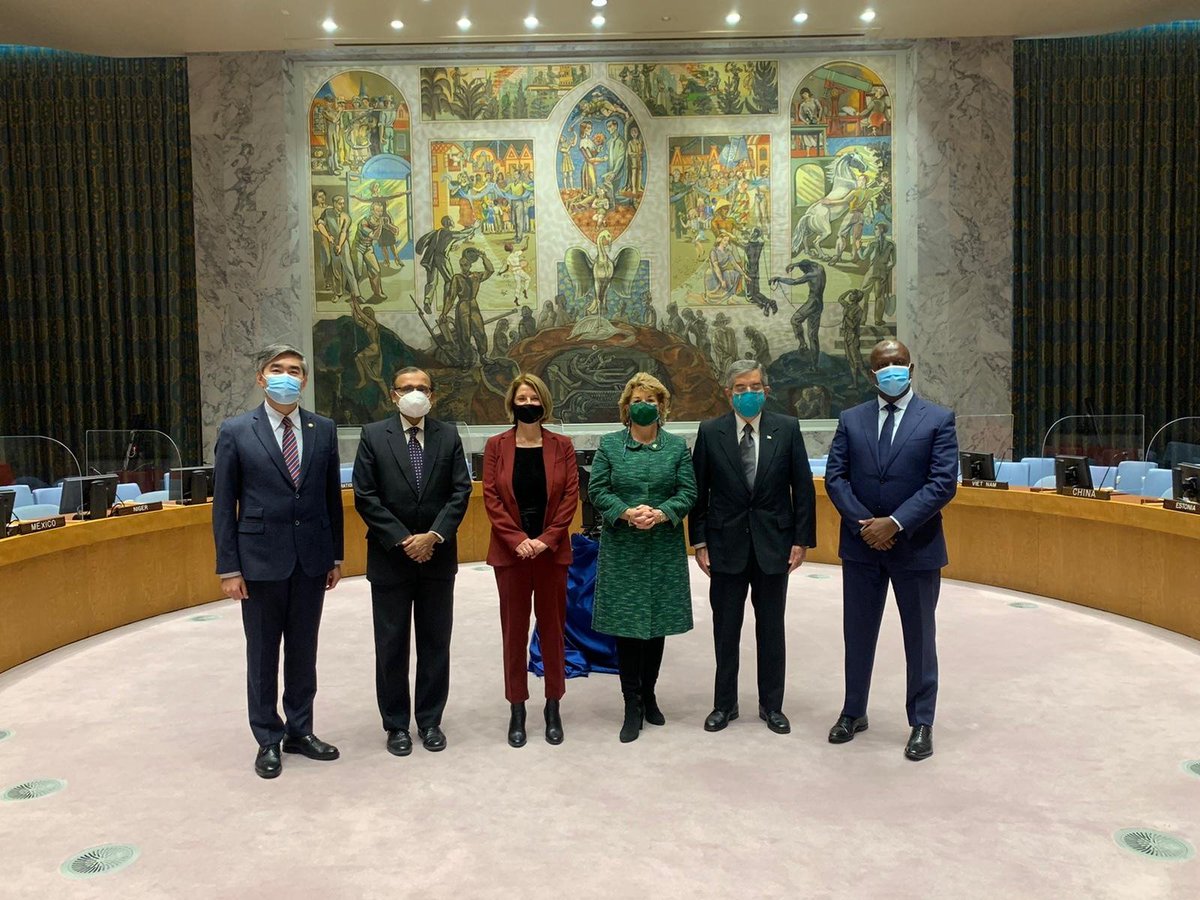 We visited the #SecurityCouncil chamber for the 1st time as members today!🇺🇳 

As Amb. Byrne Nason said earlier: "We are here to make a difference, not to make up the numbers."

These are unique, challenging times, but we come to the table with hope. We are ready. 🇮🇪 #IrelandUNSC