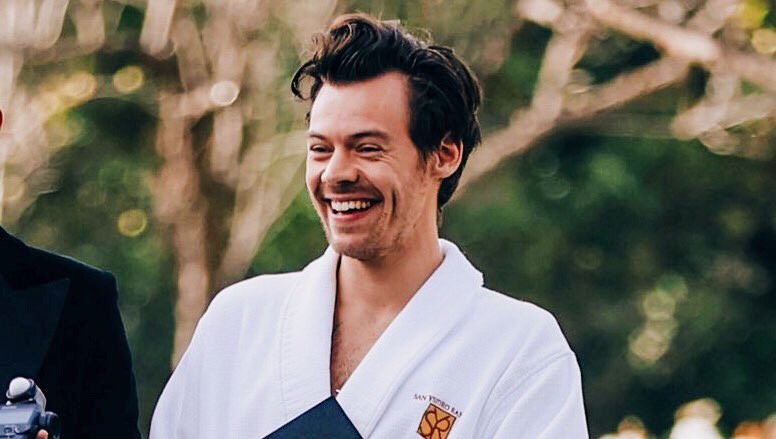 hstyIwt's tweet image. wow.