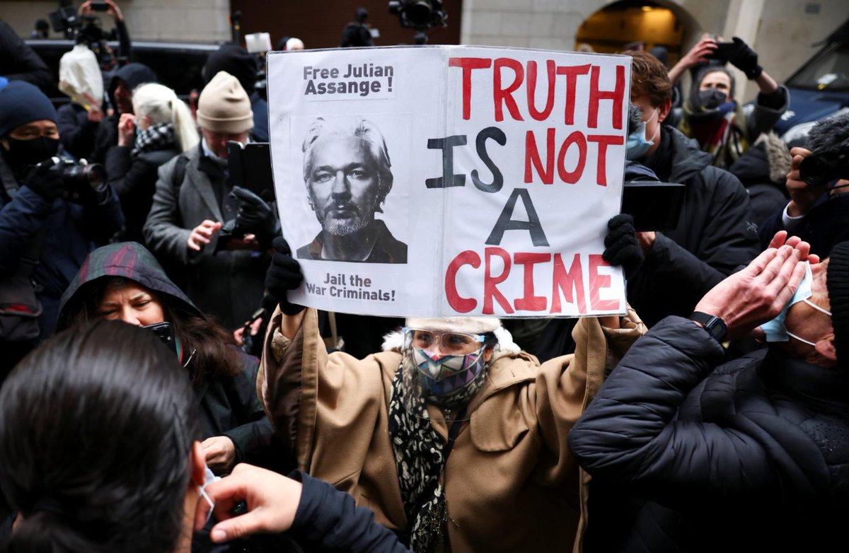 Extraditing Julian Assange to U.S. rejected over suicide risk