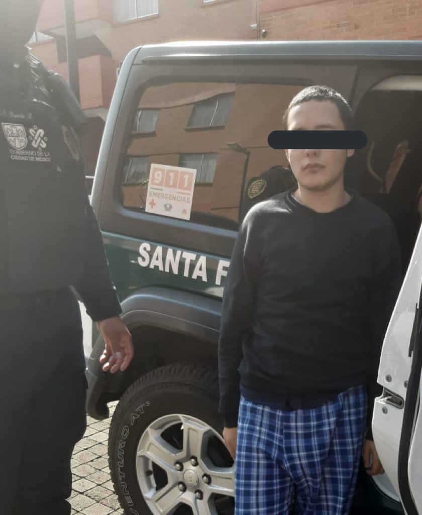 EnlaceTAguilas's tweet photo. APOYO RT‼️ 🗣 IMPORTANTE‼️buscamos familiares de Alberto Benett Barrera 24 años quien estuvo a punto de ser atropellado en @Supervia_CDMX GRACIAS al RESCATE de Jefe Daniel Tovar #GamaSantaFe #enestosmomentos en unidad MX-437-P2 🗣🗣(padece discapacidad intelectual) https://t.co/xug46qLOXl