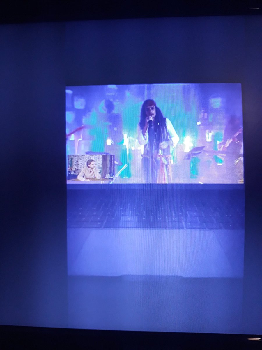 defencelouess's tweet image. Not me rewatching #TheLPShowAct3 watchback