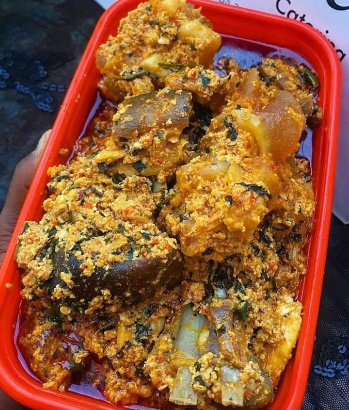 MaxplusEnt's tweet image. If she makes you angry after preparing meal like this, my brother apologizes to her and eat the food woefully.....  is better to pay a good cook than a side_chic YabaLeftOnline.com @BRODAshaggiNG @GossipMillNaija. @instablog9ja #RETWEEET