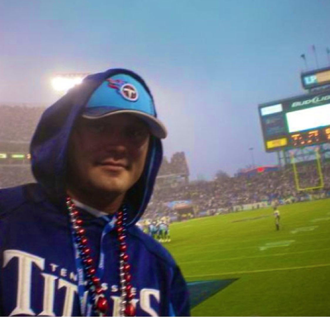 TwelthTitan's tweet photo. Last #Titans home playoff game in January 10,2009 vs Ravens ,at what was then know as #LPField still had the old score board lol, It feels good to be back hosting playoff games in Nashville @NissanStadium Can’t fkn wait #TitanUP https://t.co/z7BLCOfsQh