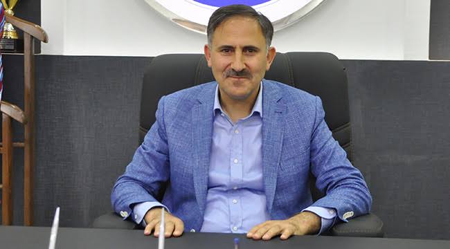 BirMeritokrat's tweet photo. Demiri demirle dövdüler;
Biri sıcak biri soğuktu...

İnsanı insanla kırdılar;

Biri aç                           BİRİ toktu...

@SaHaDernegi  / @ssbsemihdurmus

#EnflasyonMemuru7 https://t.co/3GtiohCrZb