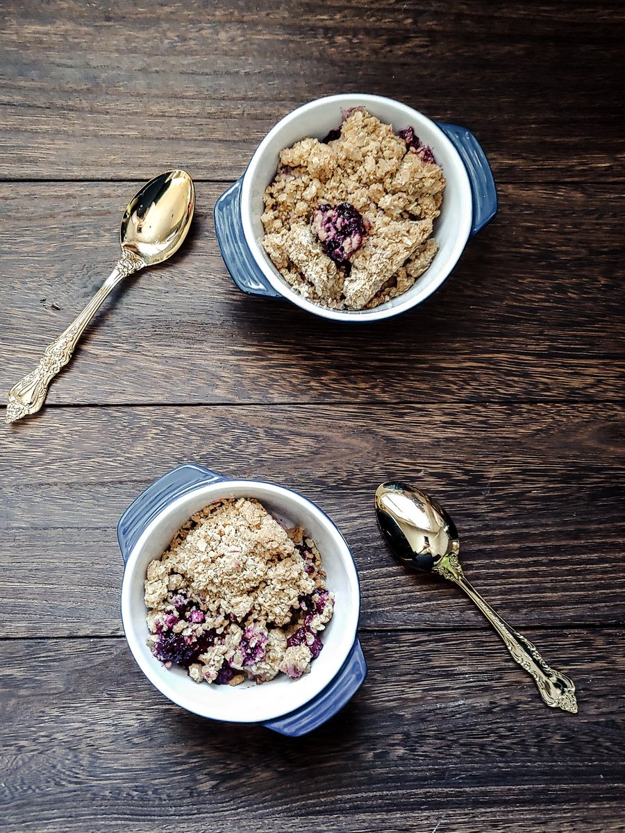 So it's another day in pandemic-dise. Aaaand I made another blackberry crumble. I think the fruit and oatmeal ingredients are helping to offset the sugar guilt 😜. Ps the gold spoons were my mom's and she passed away last July. I am missing her right now, so out they come!