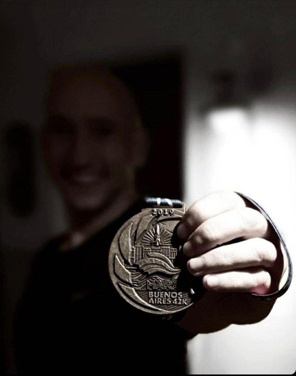 bamaraton's tweet photo. #MedalMonday Compartí esta 🏅 con esas personas con las que te gustaría correr el Maratón Internacional de Buenos Aires en 2021🇦🇷

📸: @cesarhernandez85ok 

#runnersargentina #runnersarg #runningmotivation #maraton #marathon #bamaraton https://t.co/3zEAgbxdZI