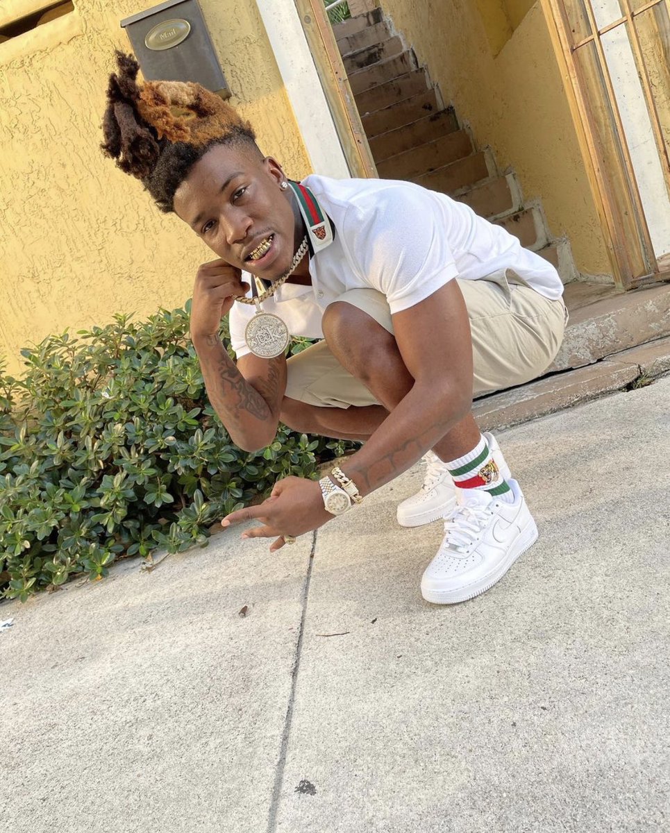 PIMPDADII_Ray's tweet image. How you listen to HOTBOII: 💤

#DoubleOBaby 🔥

#AddMe
Amosc: Dadii_ray 🕺🏾