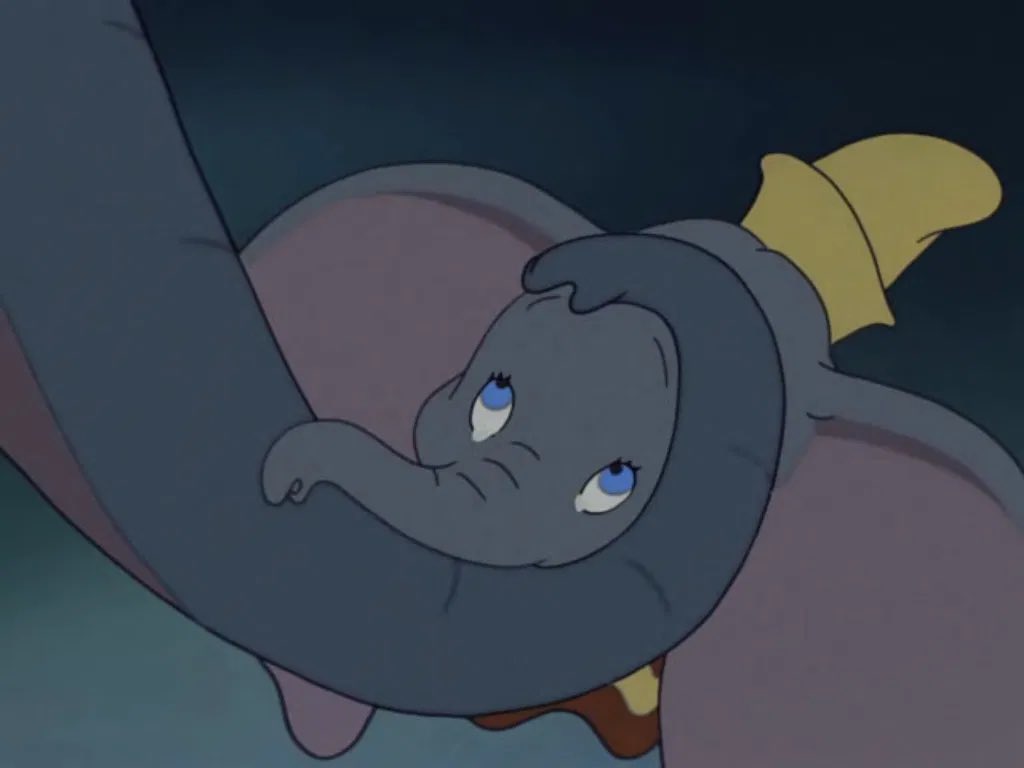 Je me souviens avoir vu Dumbo en VHS et je l'avais bien aimé sans le trouver fantastique. Ce nouveau visionnage était agréable (et toujours aussi triste). J'avais oublié que le film est super court (63 minutes). 6/10