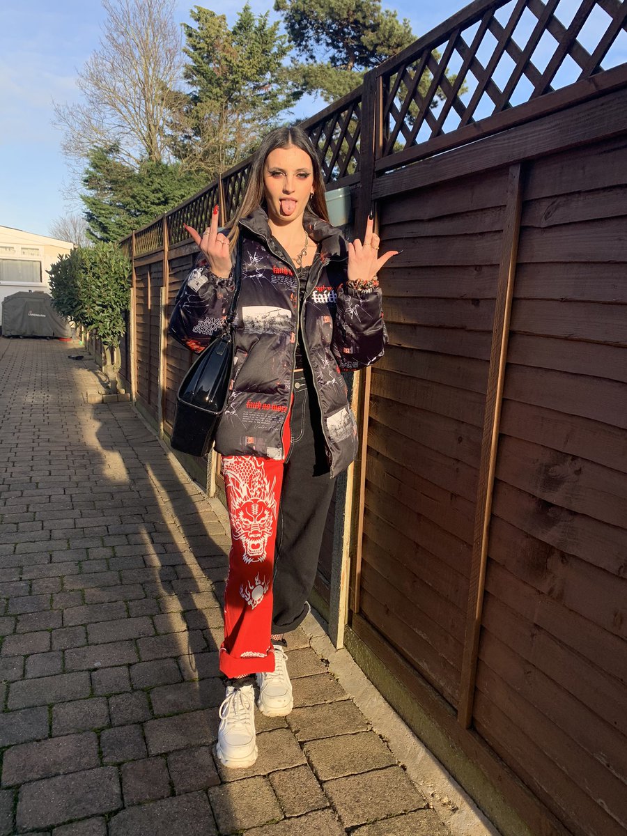 goddessedithx's tweet image. i liked my outfit here 😈😈
SEND because i deserve it

£s1ckedith
dm for paypal

( findom humanatm cashslave onlyfans piggies femdom paypigs financialdominatrix teamviewer Spoonssub spoonsslave )