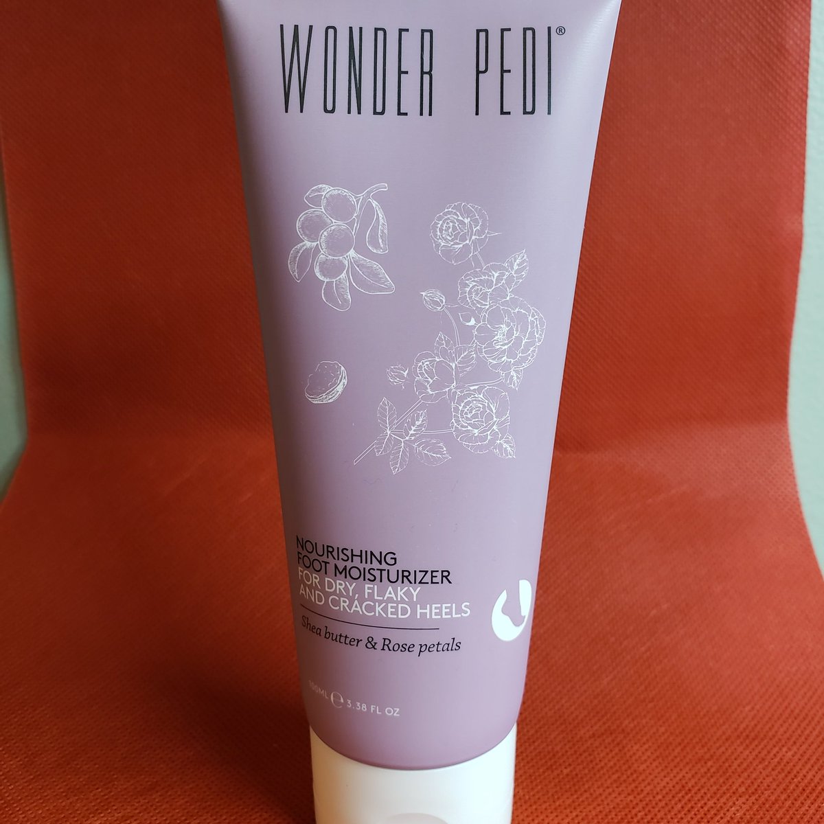 TabithaCrow0919's tweet photo. https://t.co/gXdmqmlhvV

I had used a foot balm for about 2 years and it was discontinued. I got this hoping it was comparable. It is more lotion-y than a balm, but still thick enough. 
#footcream #moisturizer #medactiveshop #medactiveus #koreanskincare https://t.co/hzIyqNnOvz