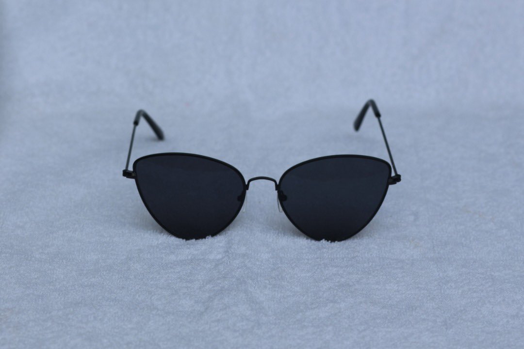 Solshadesng's tweet photo. Dallas 
————————————🦋
Price- N3500
AVAILABLE✅
In both colours
————————————🦋
*Send a DM to order💌
*Comes with full SS packaging 📦
————————————🦋 https://t.co/6IvyxZ6SUe