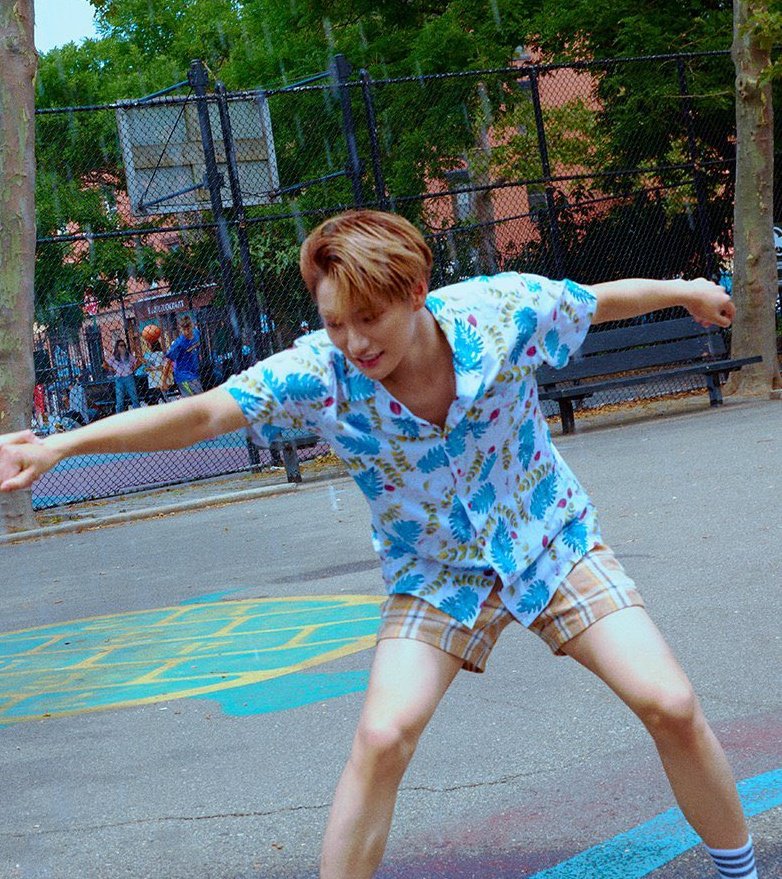 Seonghwa is 90% legs