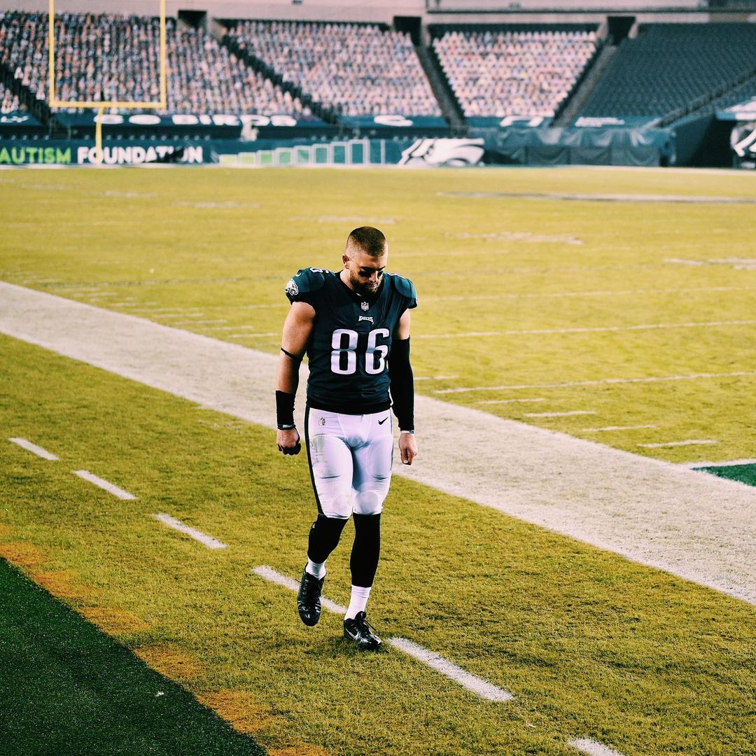 brgridiron's tweet photo. Zach Ertz was one of the the last players to leave the field after potentially his last game with the Eagles. 

The tight end stayed until after 1 a.m. ET.

He shed tears postgame: 

“This city means a lot to me. It means a lot to my family. I’m thankful.” https://t.co/XLo7fhXLPI