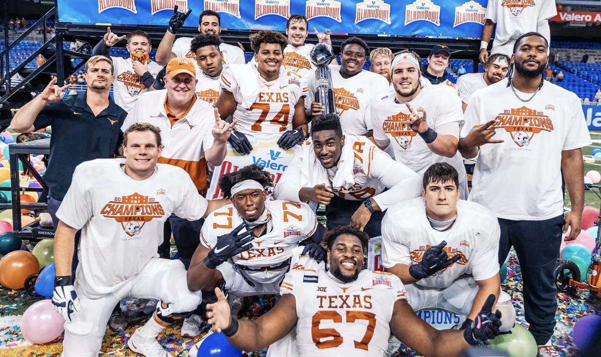 CoachHand's tweet image. From the Hand family to the men who we have been honored to work with in Austin...Thank y’all. 

We love you and are so appreciative for all you gave to our UNIT, the team and The University of Texas.

You ALL have greatness in your future...proud to count you among “my guys”.
