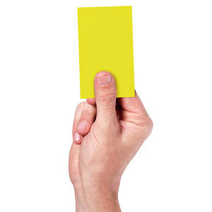 Угловые желтые карточки. Желтая карточка. Желтая карточка в футболе судья. Желтая карточка в психологии как выглядит.