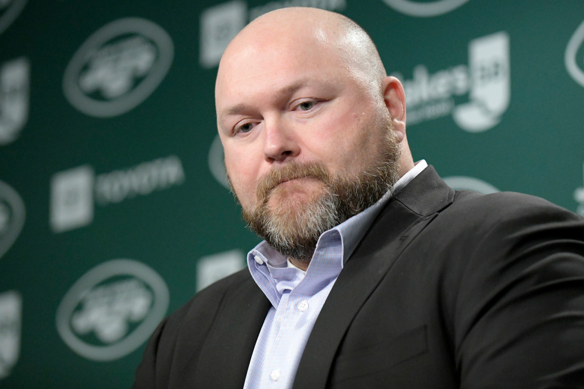 Joe Douglas must prove Christopher Johnson right with Jets hire