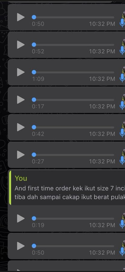Seller ni jenis macam mana pun takkan mengaku. Ada dekat 10 kali I tanya dia nampak kek dia buat sama ke dengan I request, sampai sudah tak jawab. Tapi dia gi reply kat chat lain yang dah atas atas. After this point, dia dah start bagi voice notes banyak banyak