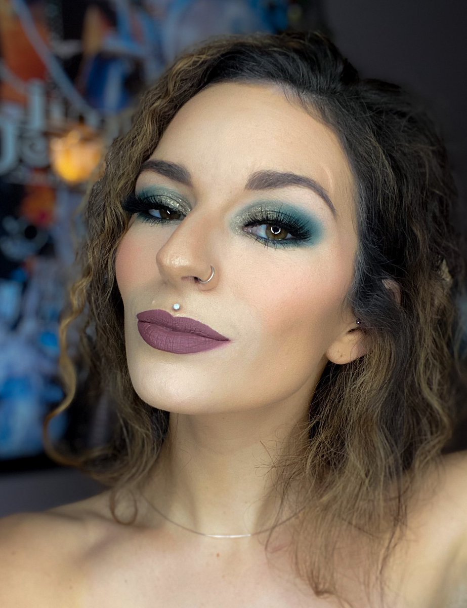 Micaelaaa123's tweet image. just my weekly makeup post, hello hi xo