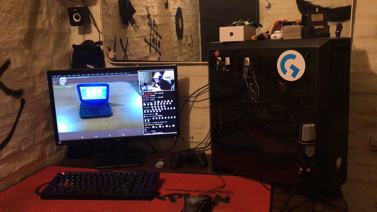 xLaurekz's tweet photo. #setupwachin toma wachin, las luces led pagamelas vos gato. https://t.co/42gTof9Mrl