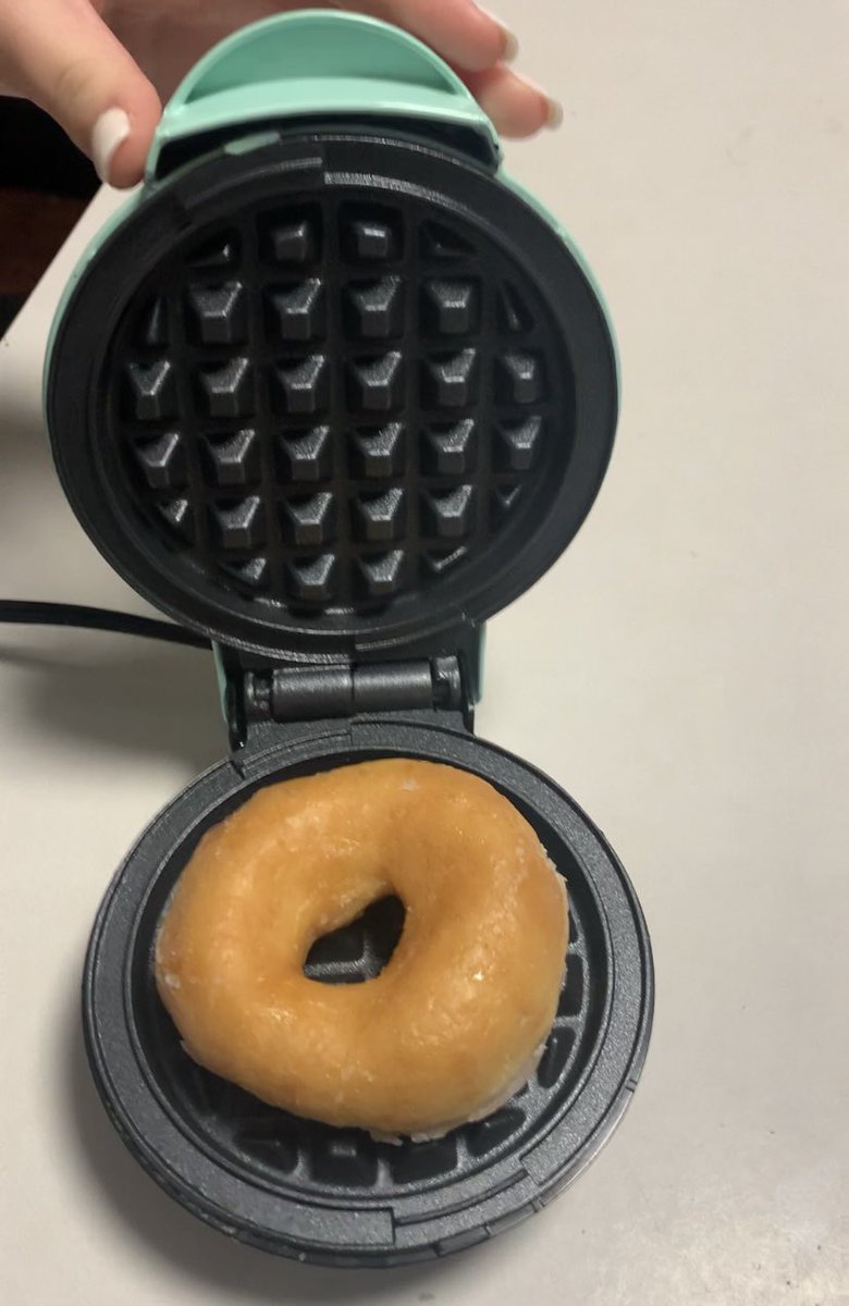 QSuggs's tweet image. I just Changed your life! You’re Welcome!! #MiniWaffleMaker
