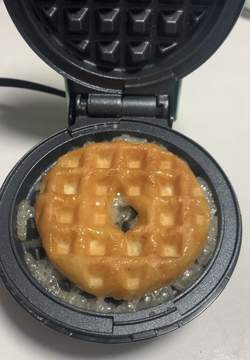 QSuggs's tweet image. I just Changed your life! You’re Welcome!! #MiniWaffleMaker