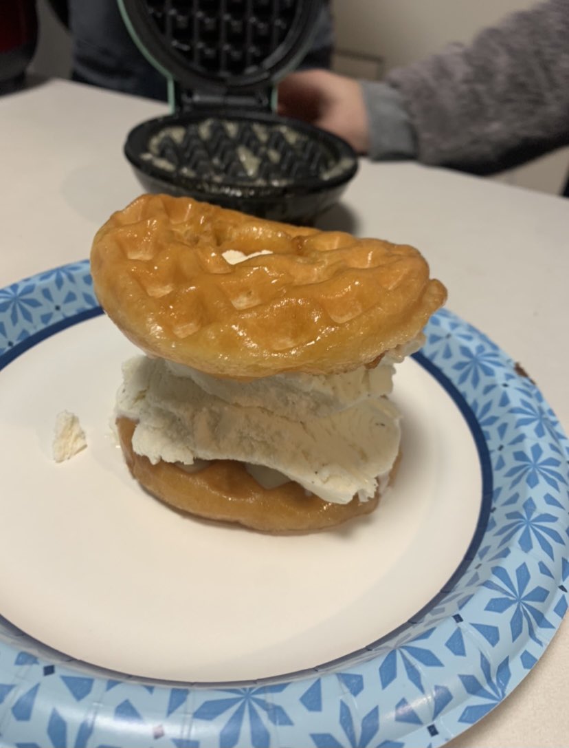 QSuggs's tweet image. I just Changed your life! You’re Welcome!! #MiniWaffleMaker