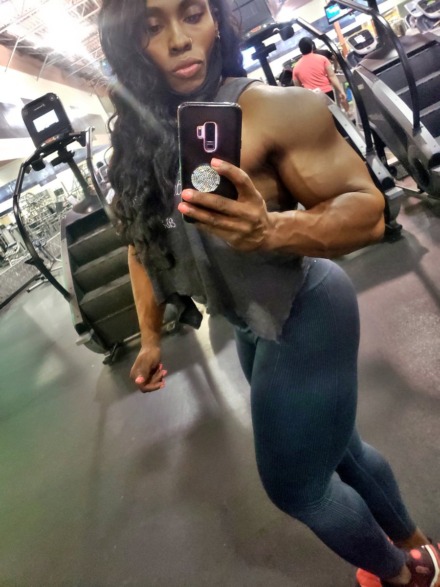 Mission Accomplished no mediocrity over here. #femalemuscle. #mistress. pic...