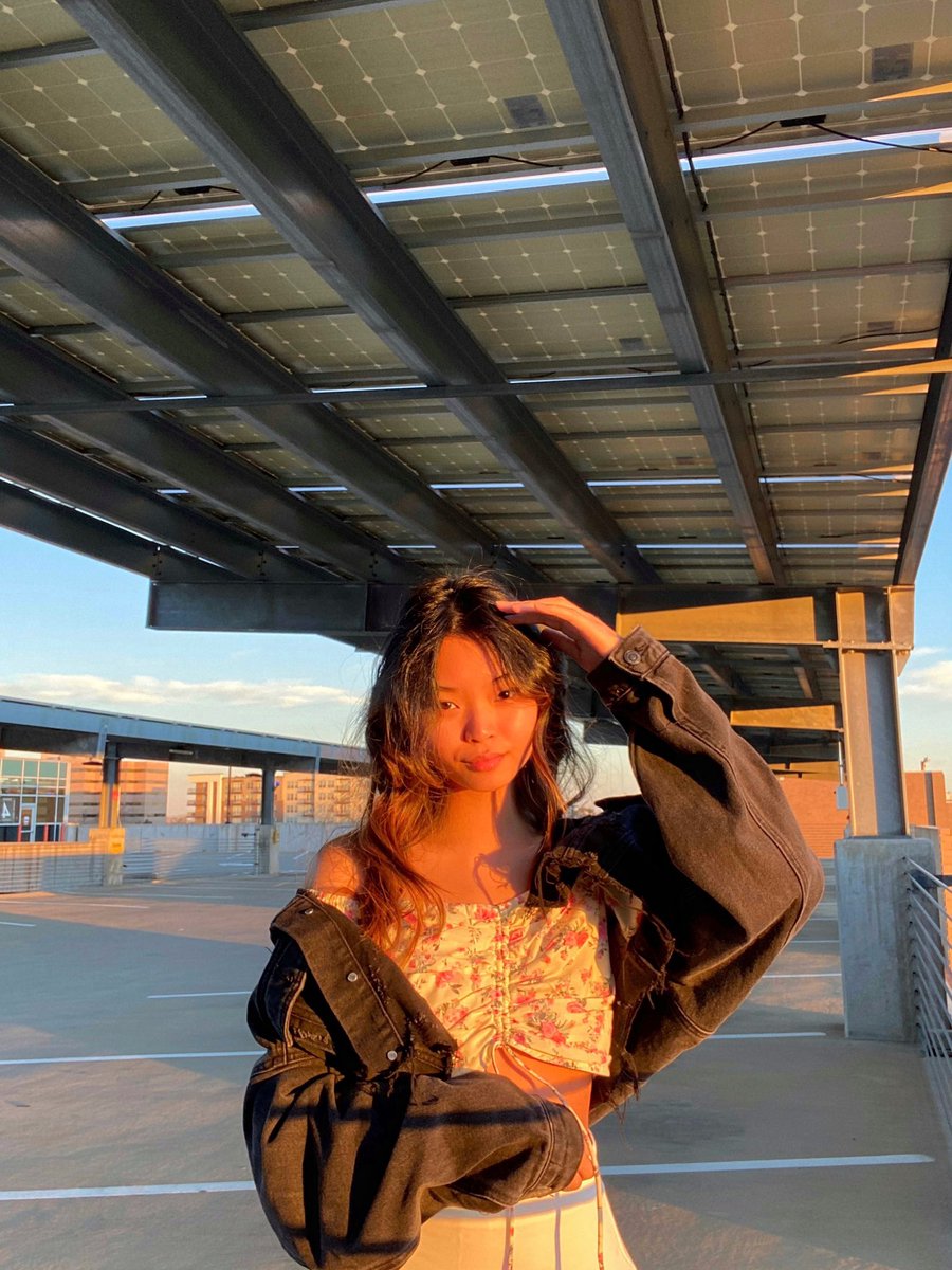 faithsrey's tweet image. golden hour is my happy hour