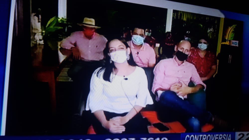 BenchitoAlcalde's tweet photo. Entrevista en Patepluma Tv 📺 Canal 22🇦🇹
Con el Ing. Mauro Cruz y el Prof Selvin Reyes.
Gracias por la invitación, gracias a esto la gente nos conoce cada vez mas y nuestras propuestas.🇦🇹
Gracias a todos por el apoyo durante el programa🇦🇹🇦🇹
#BenchitoAlcalde #YaniPresidente https://t.co/XptR4cL0Fk